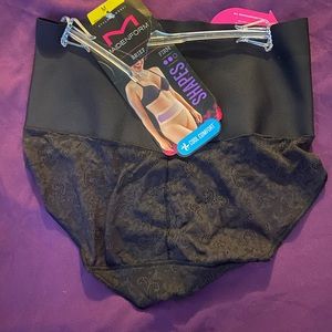 Maidenform firm shaped briefs